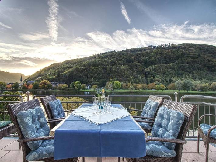 Ferienwohnung für 2 Personen, mit Balkon und Terrasse sowie Ausblick in Bullay - 2