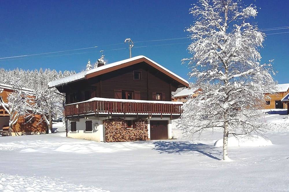 Frei stehendes Ferienhaus, sehr gut in einer sehr ruhigen Satz von 29 Chalets befindet. in Lamoura, Regionaler Naturpark Hochjura