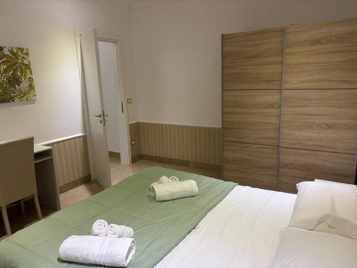 Location de vacances pour 2 personnes, avec jacuzzi ainsi que jardin et piscine à Bianco (homonymie) - 3