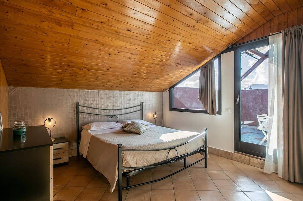 Geheel appartement, Geweldig appartement in Santa Venerina in Santa Venerina, Etna