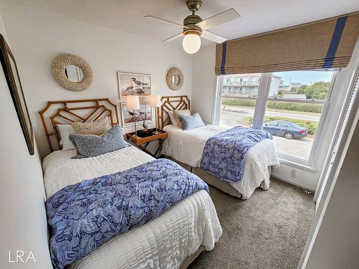 Vacation rental for 7 people, with pool and balcony in Surf City