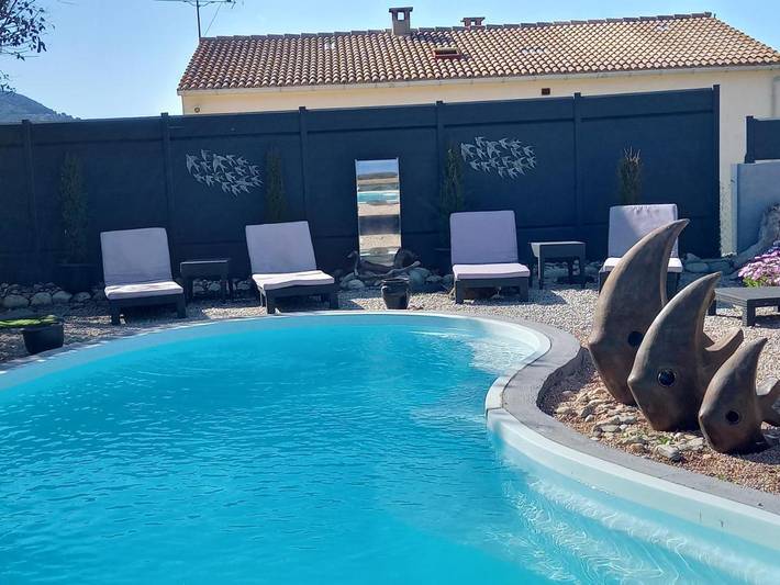 Location de vacances pour 2 personnes, avec piscine ainsi que jardin et vue à Alata - 3