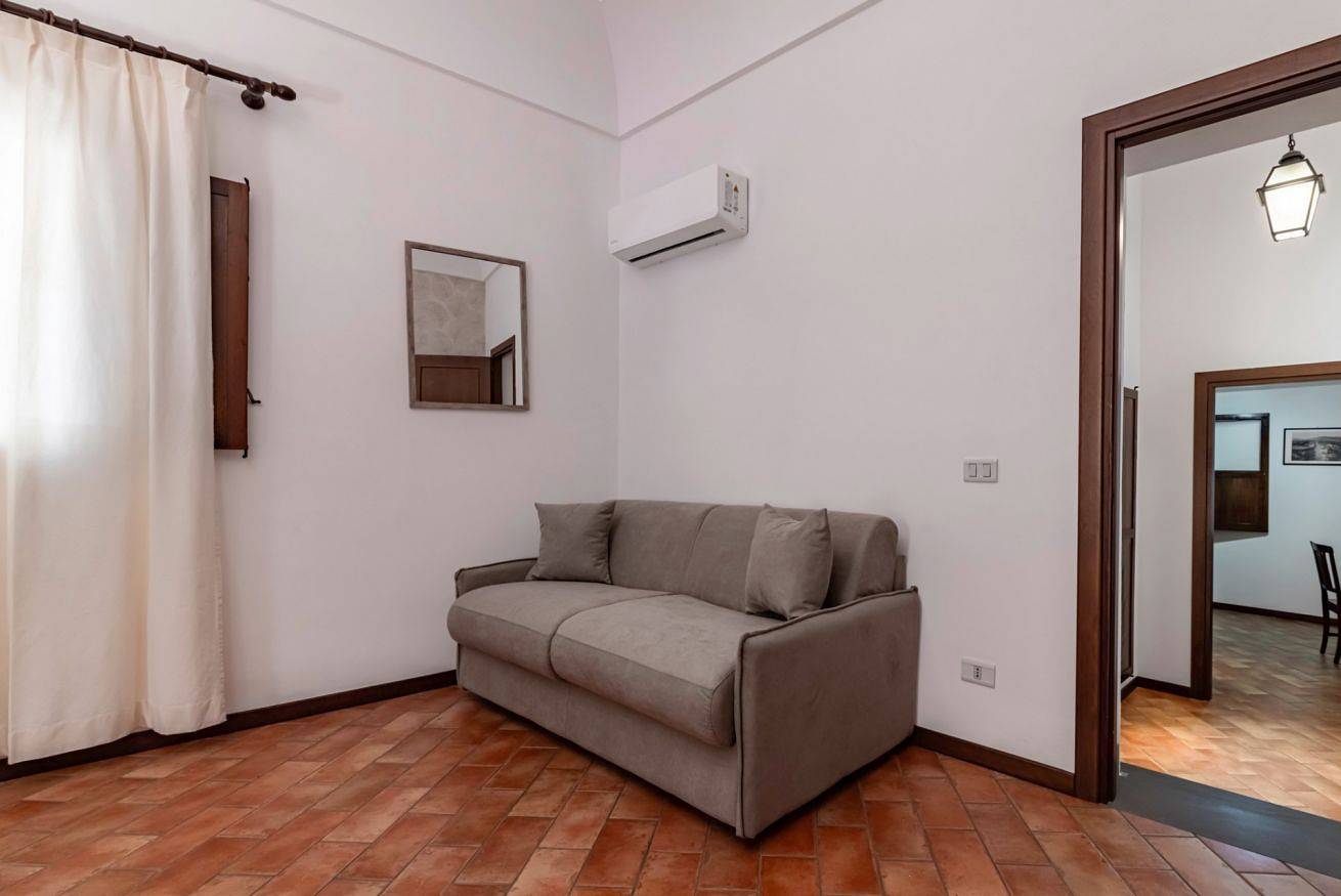 Entire apartment, Guesthost - La Maison Real Palermo in Palermo, Palermo Province