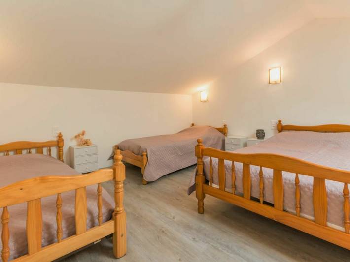 Coastal Cottage, 200m from the Sea - Terrace, Parking, Wifi, and Pet-Friendly in La Plaine-sur-Mer, Côte de Jade