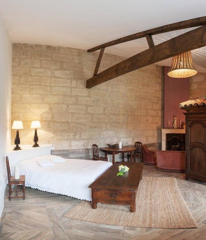 Maison d’hôte pour 3 personnes, avec sauna et jacuzzi ainsi que piscine et jardin, animaux acceptés à Lussac - 3