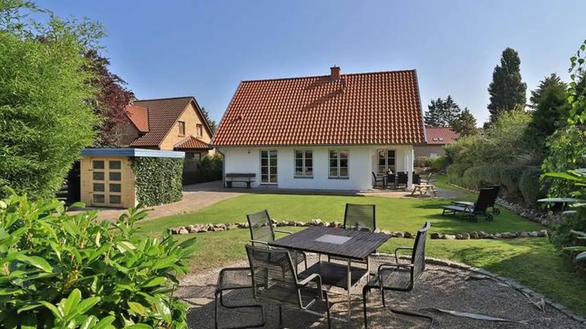 Ferienwohnung für 9 Personen, mit Garten und Sauna in Kalkhorst