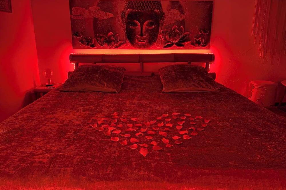 Entire apartment, Balneo studio by the sea in Bourcefranc-le-Chapus, Côte de Beauté