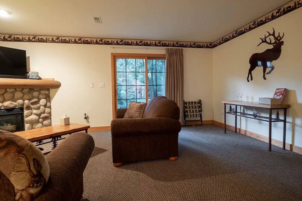 All Season Villa - Starved Rock area! in Starved Rock State Park