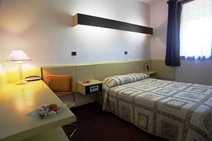 Hôtel pour 3 personnes, avec terrasse, animaux acceptés à Fabrègues - 2