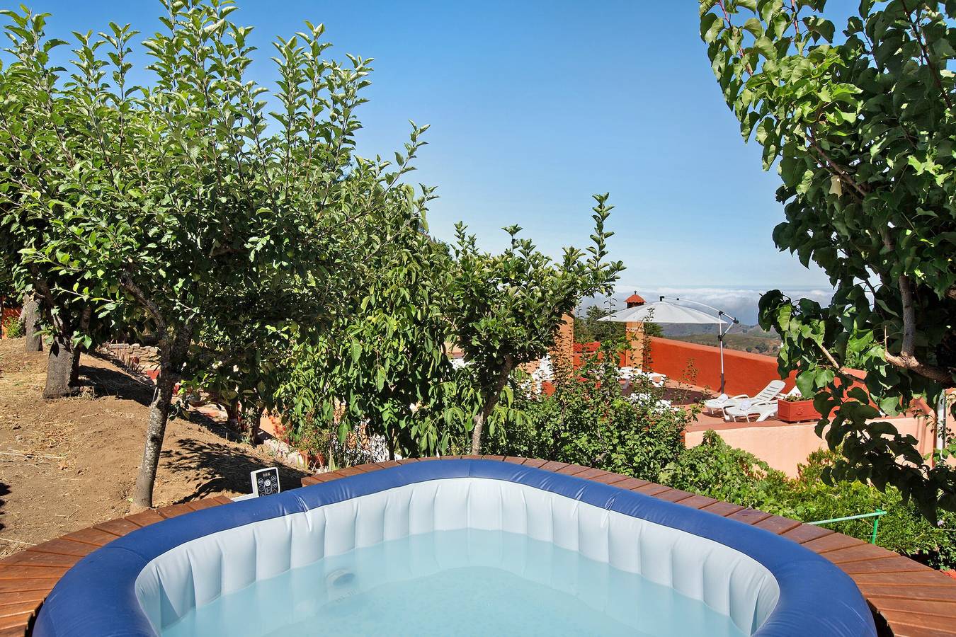 Casa de férias "Finca Rural Mar de Nubes" com vista mar e jardim in Vega de San Mateo, Grã Canária (Norte)