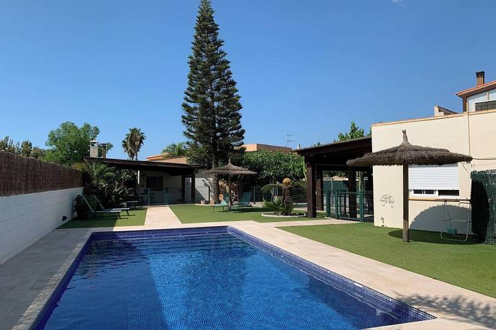 Gîte pour 12 personnes, avec piscine - 1