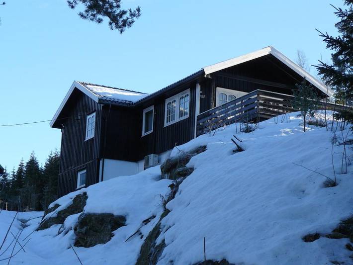 Ferienhaus für 12 Personen, mit Balkon und Terrasse sowie Garten und Sauna in Marnardal