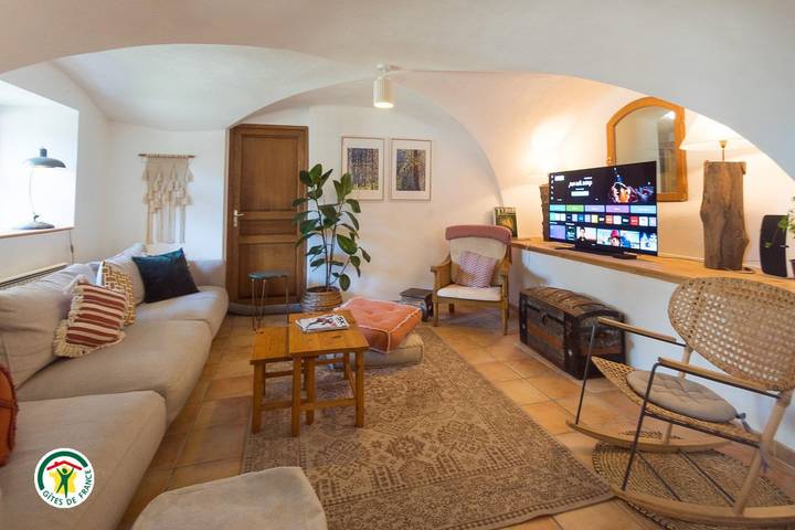 Gîte pour 10 personnes, avec terrasse et jardin, animaux acceptés à Allemond - 4