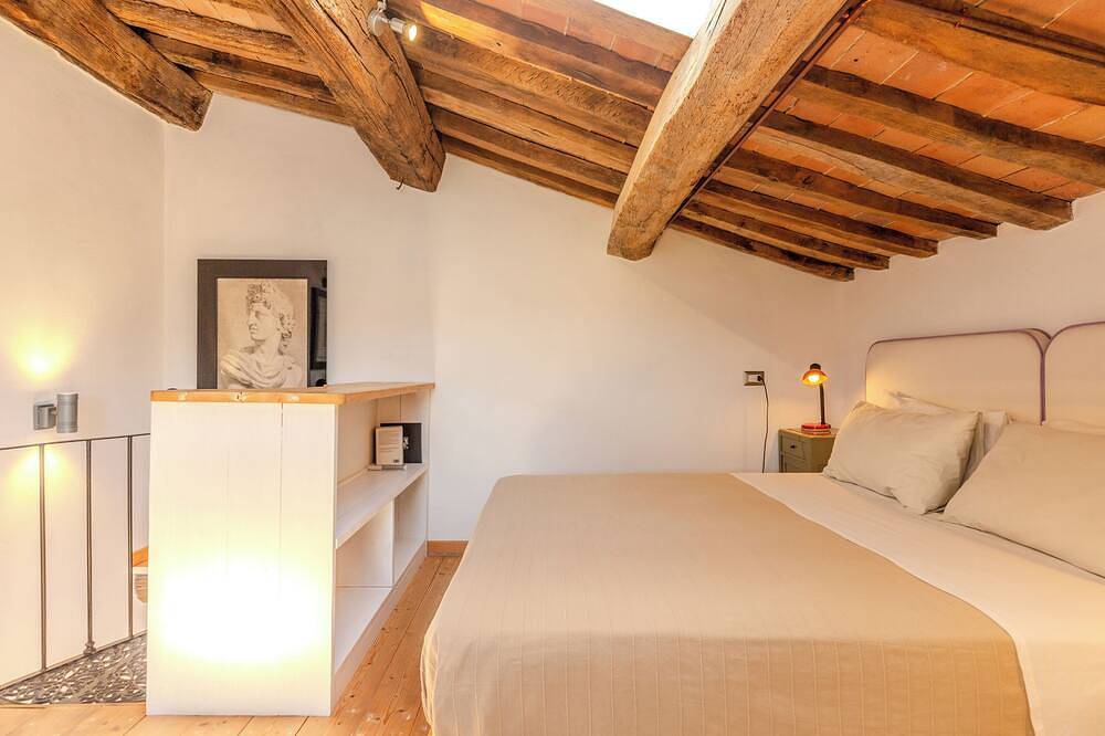 Ganze Wohnung, La Corte del Gusto - Der weiße Maulbeerbaum Apt. mit Pool und einer atemberaubenden Aussicht in Arcevia, Ancona Provinz