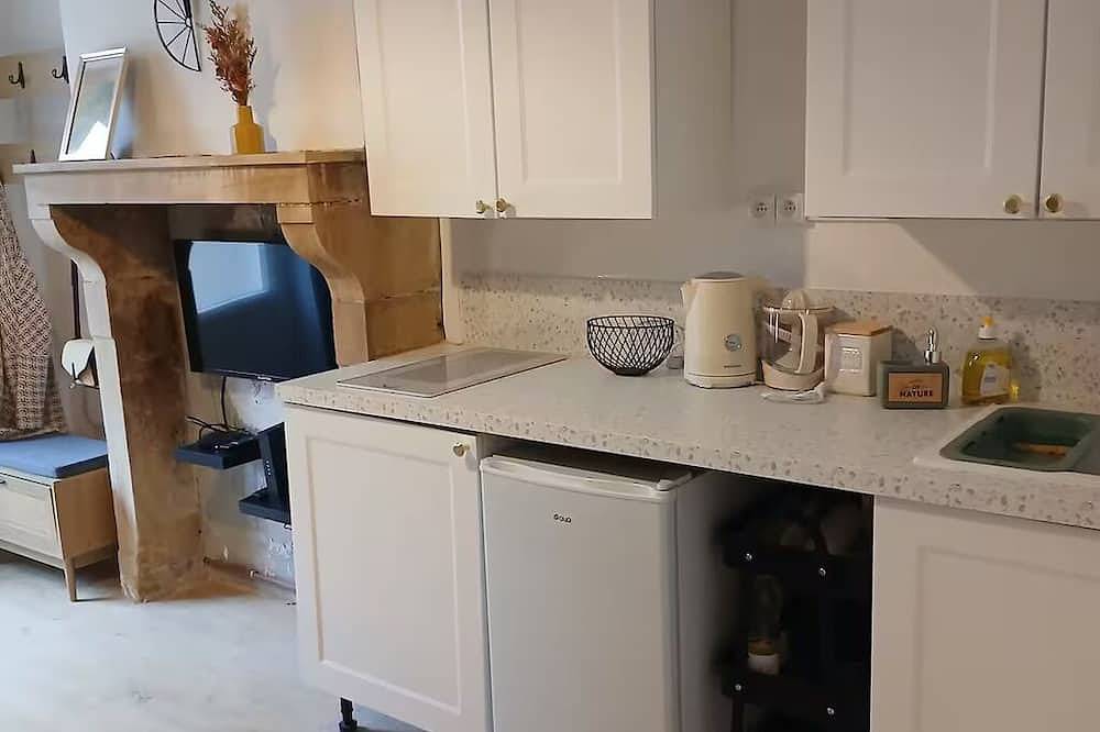 Modern studio with private garden - Cure thermale Saint-Honoré-les-Bains in Saint-Honoré-les-Bains, Morvan Regional Nature Park