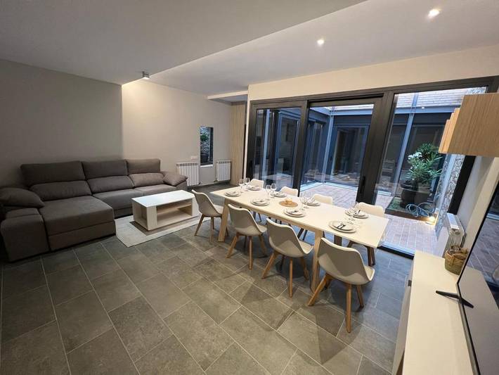 Casa rural para 10 personas, con terraza y piscina en Segarra