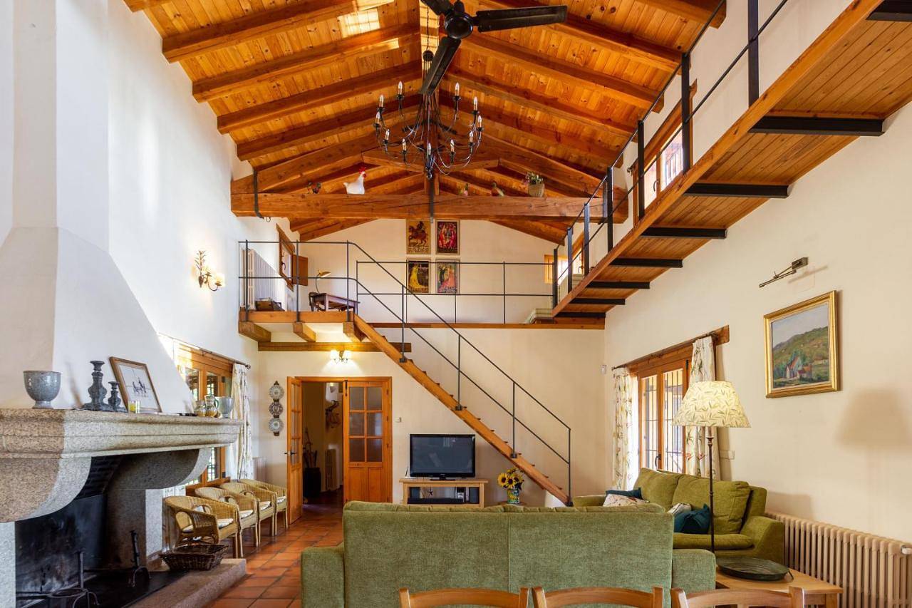 Five-Bedroom House in Candeleda, Valle del Tiétar