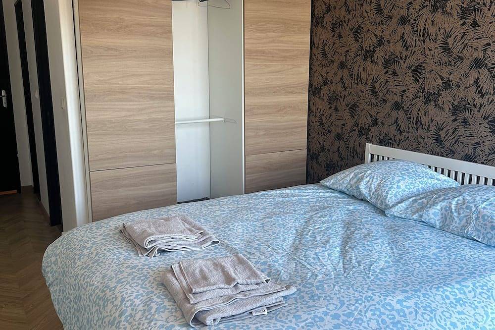 Entire apartment, Cocon Azur 4 bedrooms 2 bathrooms panoramic sea view close to the beach in Nice (France), Nice region