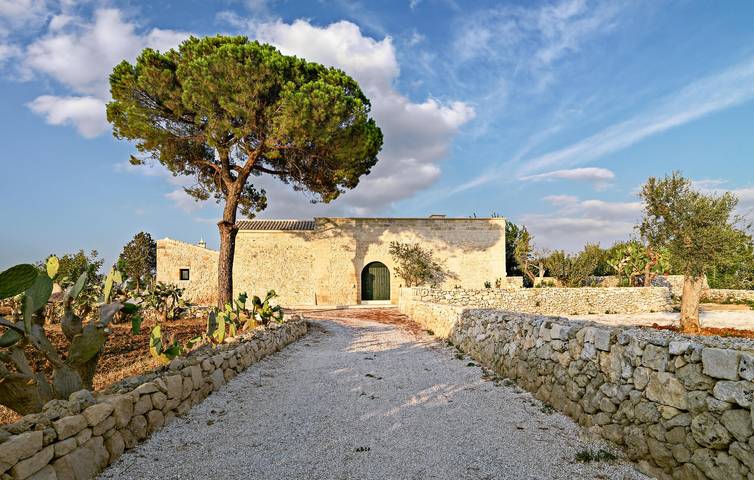 Casa vacanza per 16 persone, con giardino e piscina nonché idromassaggio a Martano