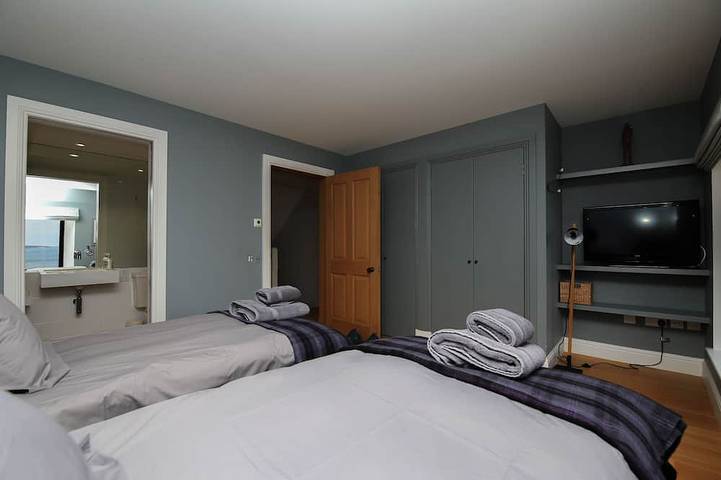 Stunning 3 bedroomed townhouse overlooking St Andrews harbour in St Andrews, Fife region