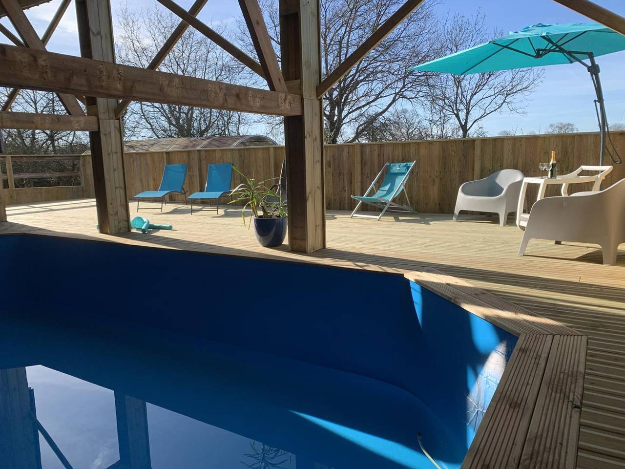 Maison de luxe avec piscine privée à Jullouville, jardin clos, wifi et parking in Jullouville, Côte de la Déroute