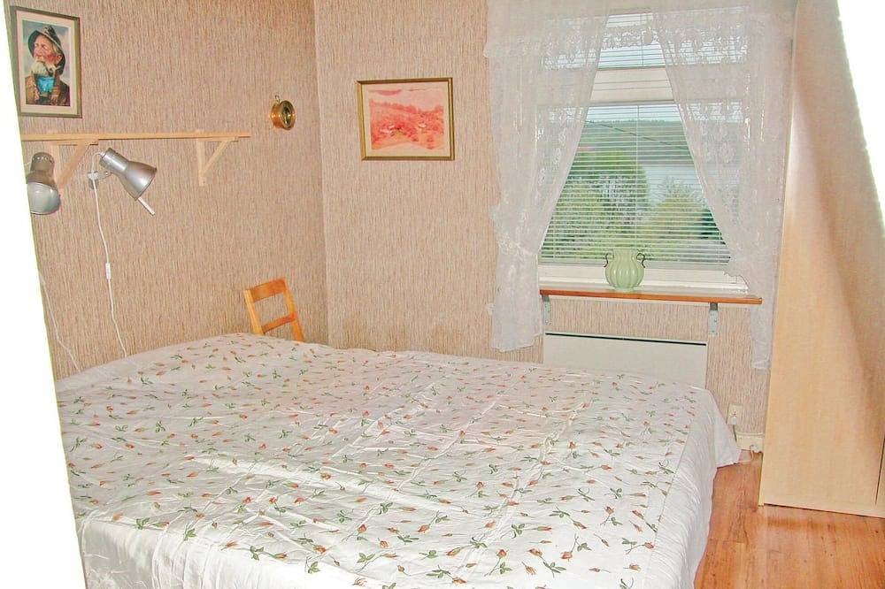 Cozy home in Strängnäs with kitchen in Strängnäs, Mälaren