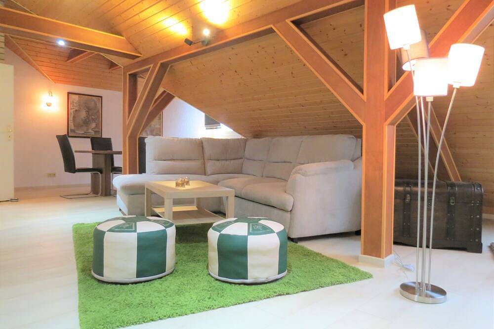 Ganze Wohnung, Penthouse Wolkenstein großzügige Maisonette 155 m² mit Whirlpool, Klima & Kamin in Senftenberger See, Senftenberg