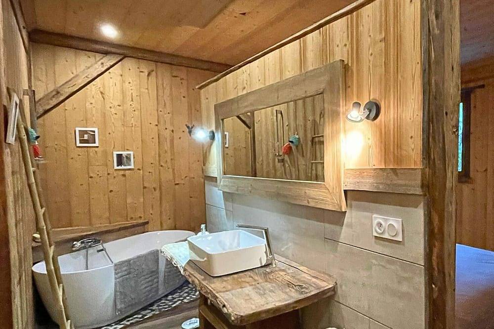 Luxurious 5 bedroom chalet, Luxurious 5 bedroom chalet in Brison, Region Bonneville