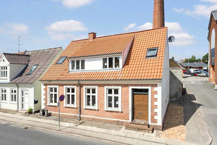 Vakantiehuis voor 16 personen, met Whirlpool en Tuin in Langeland