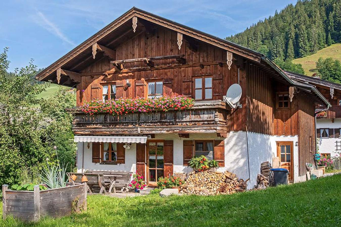 Bergbauernhof Simmerl - Ferienwohnung Spitzstein 65 qm mit zwei Schlafzimmer und Balkon in Aschau im Chiemgau, Bayerische Alpen