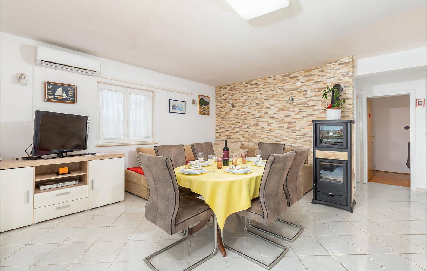 Gezellig appartement aan zee met terras, wifi en parkeergelegenheid – op 1 km van het strand van Fažana in Grad Vodnjan, Zuidkust Istrië