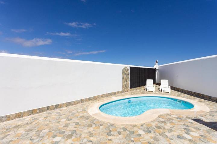 Casa vacacional 'Abades Private Pool By Sunkeyrents' con piscina privada, terraza y wifi in Abades, Arico
