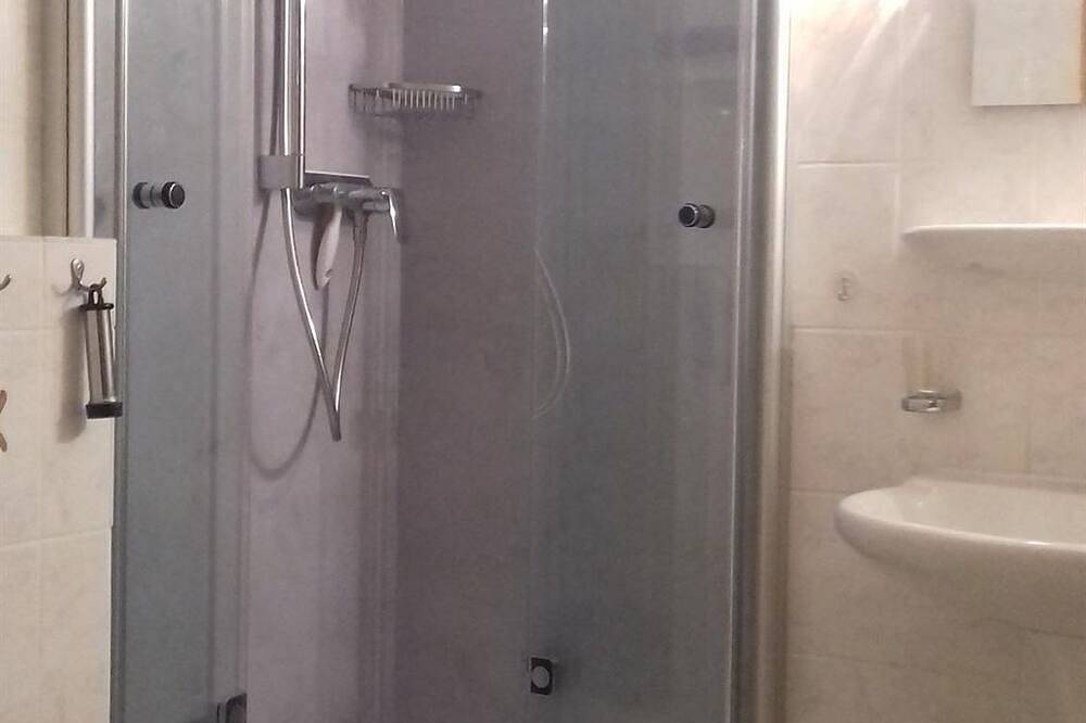 Ganze Wohnung, 4-Bettwohnung 2 Personen mit 2 Schlafzimmern - Ferienwohnung Gorges in Neumagen-Dhron, Bernkastel-Kues & Umgebung