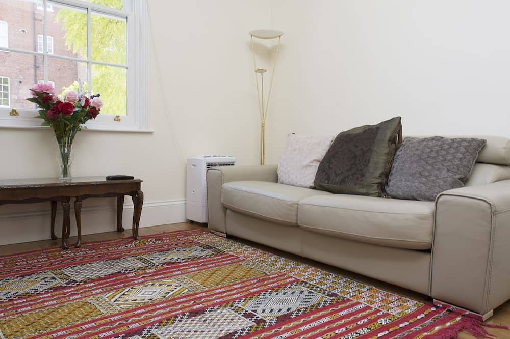 Apartment for 4 People in Leamington Spa, Heart of England