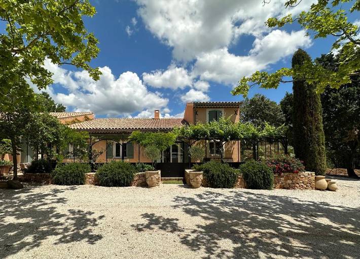 Maison de campagne pour 2 personnes, avec jardin et terrasse ainsi que vue et piscine à Pourrières - 2