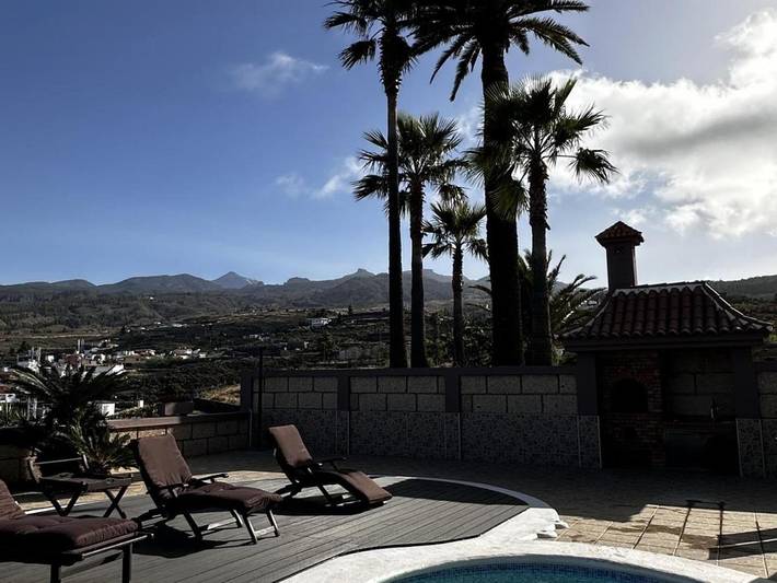 Casa de vacaciones para 7 personas, con vistas al lago y jardín además de terraza y piscina, Se admiten mascotas en Tenerife Sur
