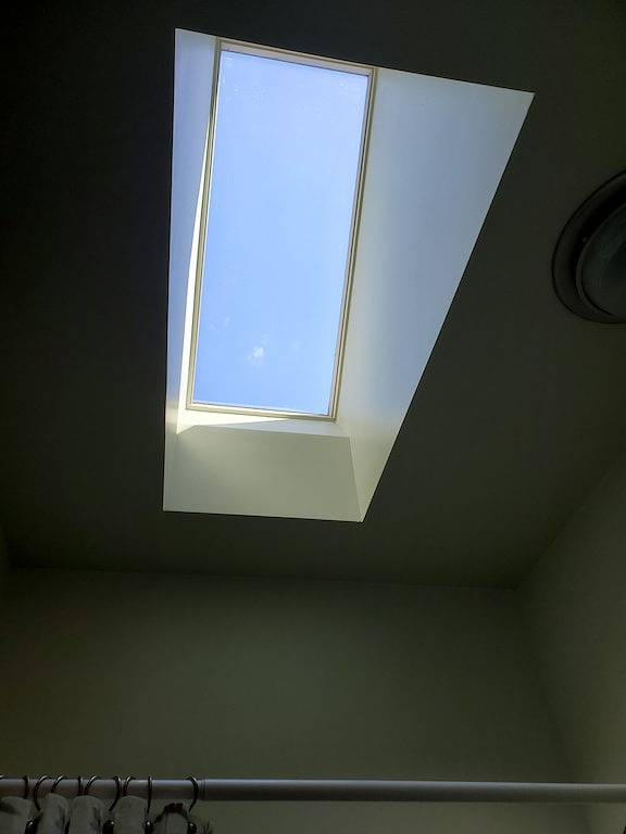 Main Lake Cove & Great Views; Dock for pontoons/deck/bass boats; flat lot/linens in Lake Gaston