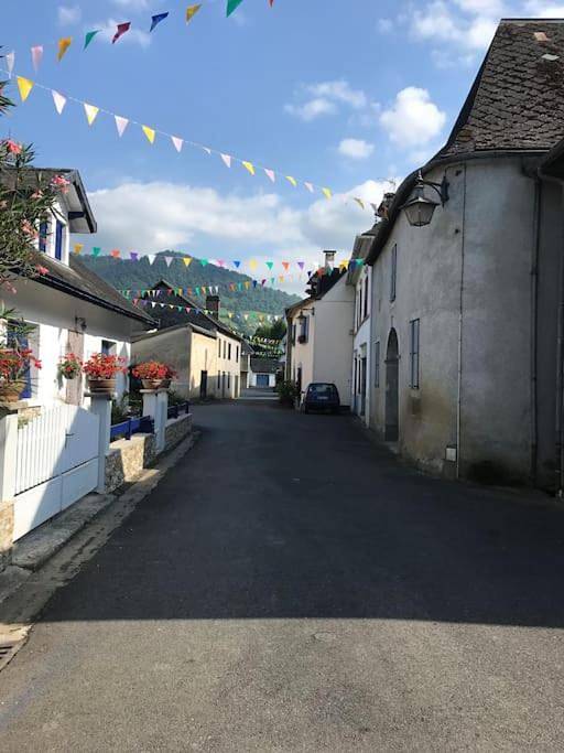 Location de vacances pour 6 personnes, avec vue et jardin à Montory - 3