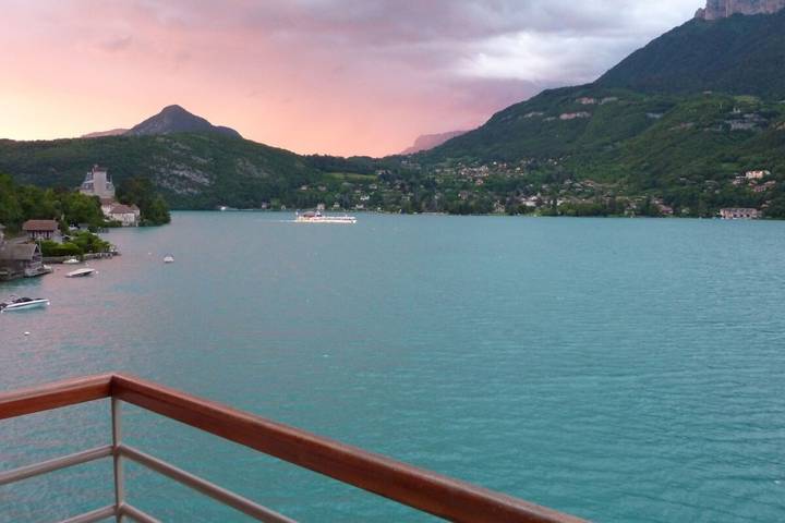 Gîte pour 5 personnes, avec balcon et vue sur le lac, adapté aux familles à Duingt - 4