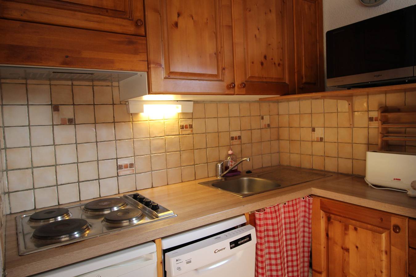 Entire holiday apartment, Flat with a very nice view on the mountain and the slopes - Sb300C in La Norma, Villarodin-Bourget