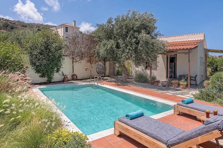 Gîte pour 4 personnes, avec Jacuzzi ainsi que Terrasse et Jardin