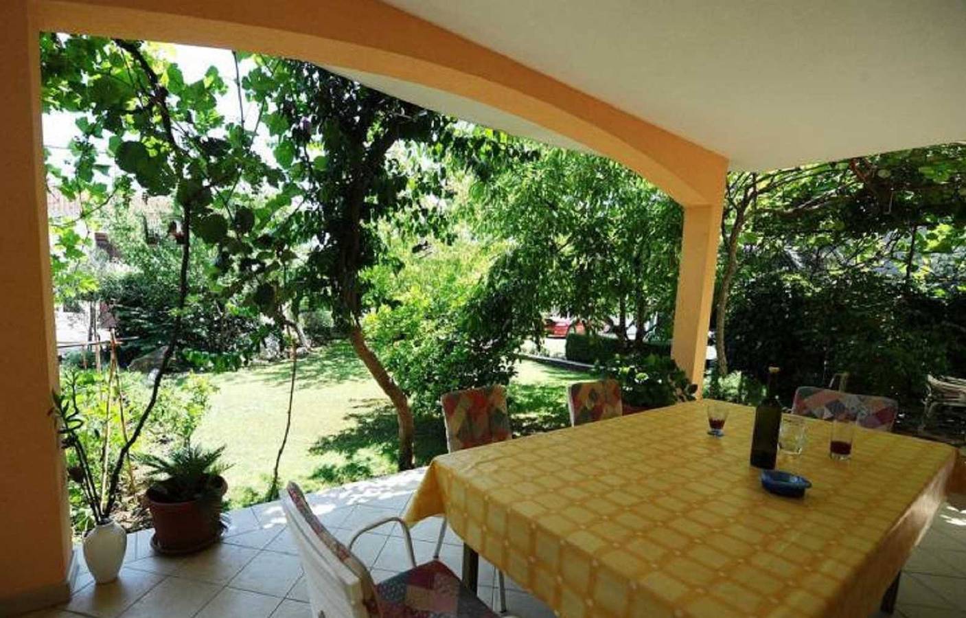 Ganze Wohnung, Sonnige 2+1 Wohnung mit Gartenterrasse in Kastel Stafilic, Kaštela