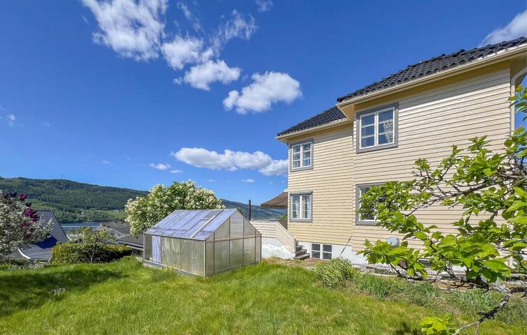 Ferienwohnung für 4 Personen, mit Terrasse und Garten in Lillehammer