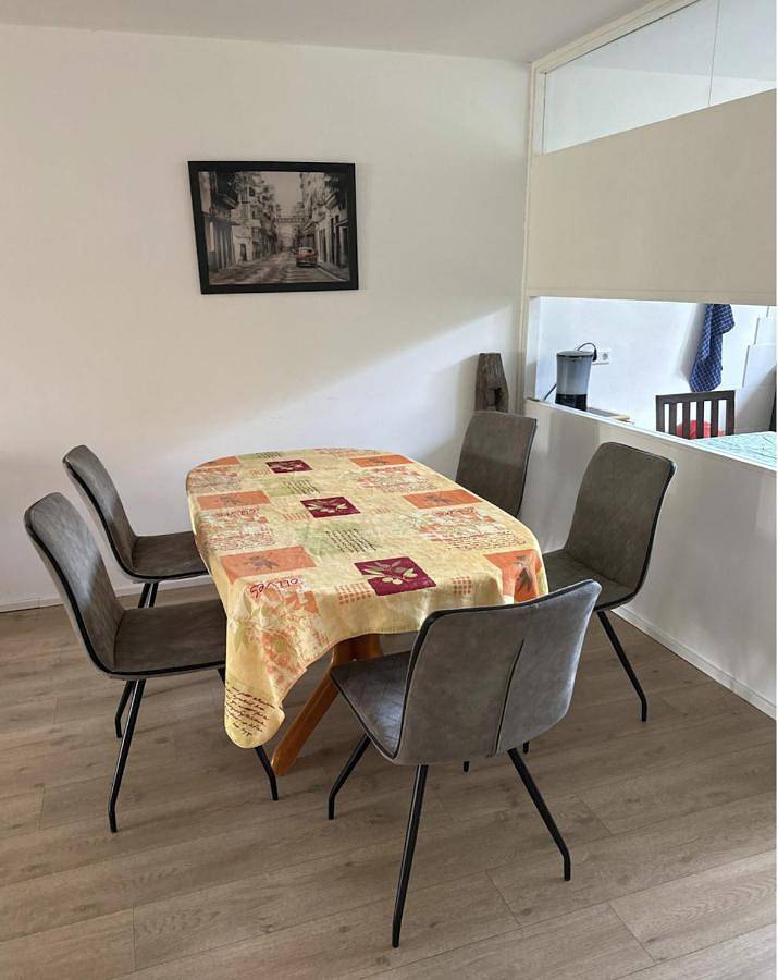 Ganze Wohnung, One-Bedroom Apartment in Kornwestheim, Landkreis Ludwigsburg