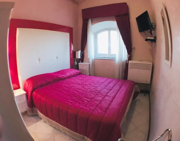 Hotel para 3 personas, con balcón y vistas - 1