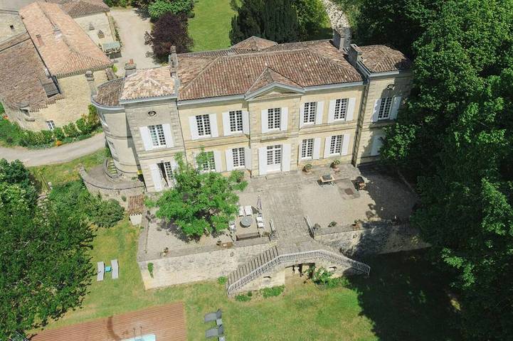 Location de vacances pour 13 personnes, avec Balcon et Jardin à Haux