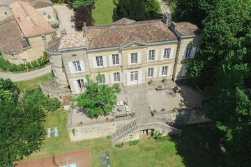 Location de vacances pour 13 personnes, avec jardin à Haux