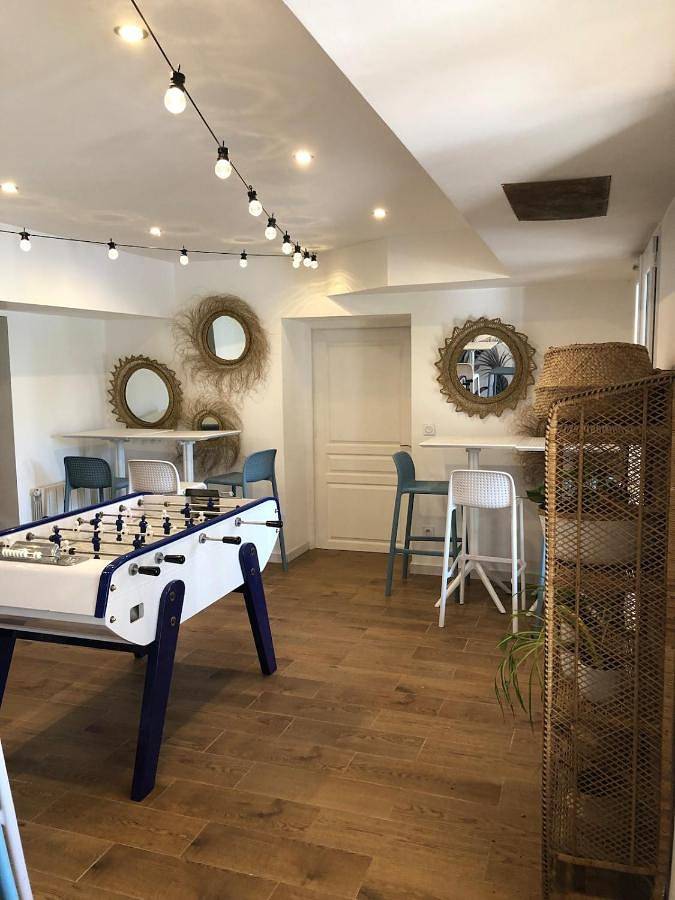 Location de vacances pour 8 personnes, avec jardin et piscine ainsi que terrasse et vue à Yerres - 4