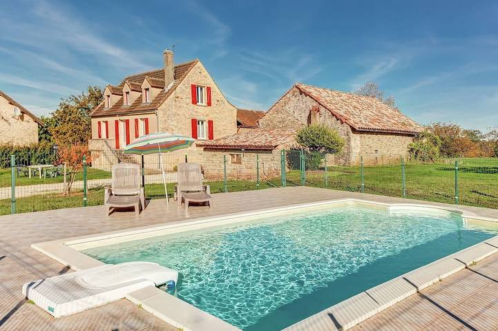 Location de vacances pour 6 personnes, avec piscine ainsi que jardin et terrasse à Prats-du-Périgord