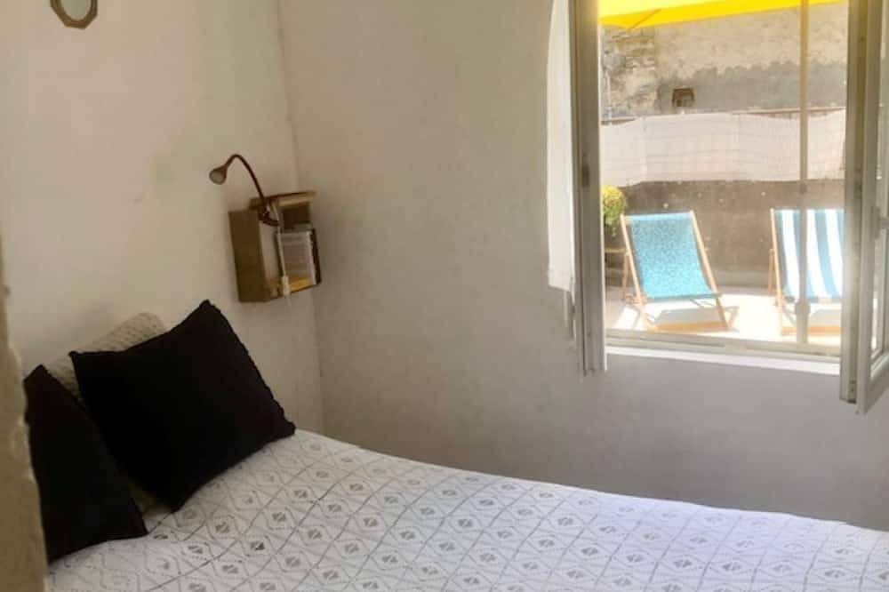 Ganze Wohnung, 43m2 apartment with large terrace. Forcalquier historic center. in Forcalquier, Regionaler Naturpark Luberon